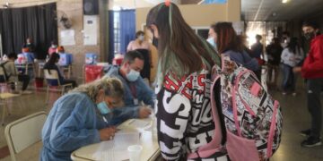 Avanza la vacunación en instituciones educativas