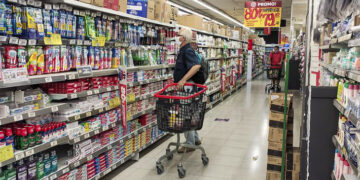 El Gobierno pidió congelar los precios de 900 productos hasta enero