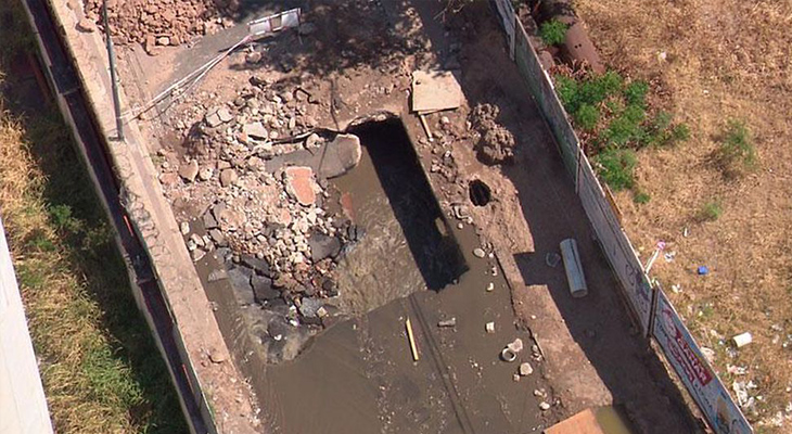 Denunciarán penalmente la rotura de un caño cloacal en Villa Páez