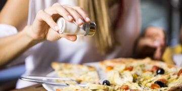 El consumo de sal supera el recomendado según estudios