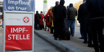 Austria es el primer país en obligar a su población a vacunarse contra el coronavirus