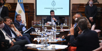 Respaldan un conjunto de decretos sin la presencia de la oposición