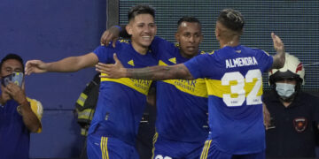 Boca venció a Sarmiento y sigue en zona de Libertadores