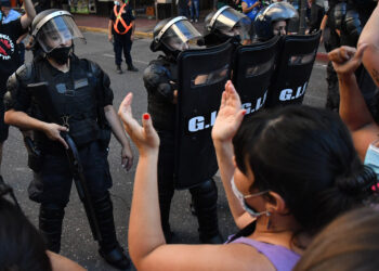 Una mujer herida y un detenido, el saldo de una movilización con fuerte presencia policial