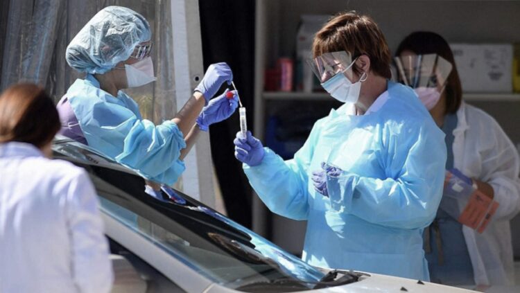 Reportaron 12 muertos y 1.521 nuevos contagios de coronavirus
