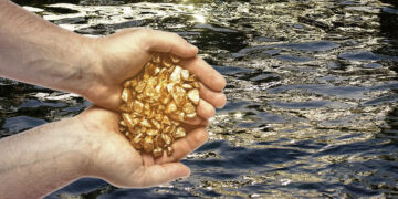 La naturaleza y el río de oro