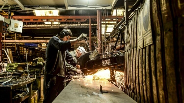 La industria Pyme creció 14,2% anual en octubre