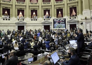 Argentina va a las urnas para renovar el Congreso