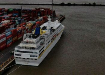 Confirmaron un caso positivo de Covid-19 en una embarcación que llegó de África