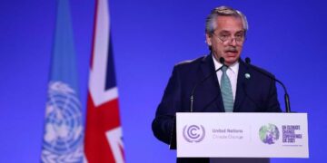 Fernández expuso su idea de canjear deuda por acción climática