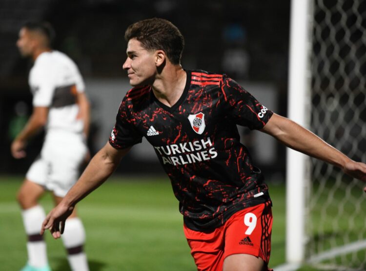 River le ganó a Platense y quedó a un paso del título