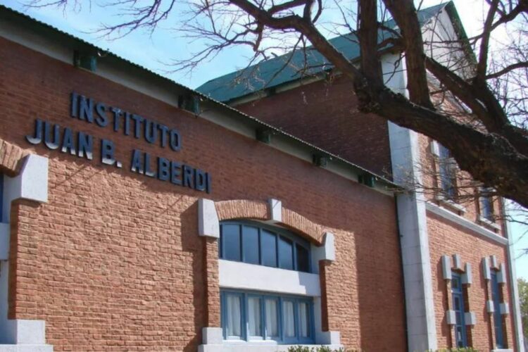Un hombre se descompensó y murió al salir de votar