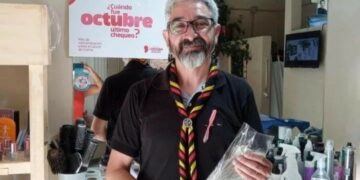 Un hombre donó toda su cabellera para confeccionar pelucas oncológicas