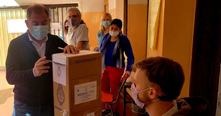 Los principales candidatos y referentes políticos de Córdoba concurrieron a votar antes del mediodía