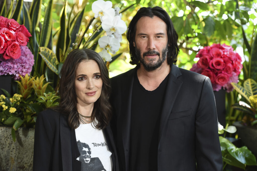 Keanu Reeves admitió que lleva 30 años casado con Winona Ryder