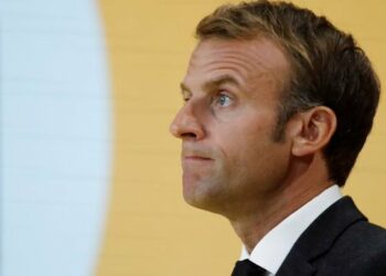 Francia ingresa en la quinta ola de la pandemia y Macron frena el relajamiento