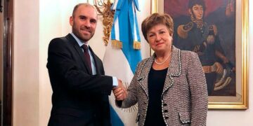 El acuerdo con el FMI sigue lejos y los bonistas se inquietan