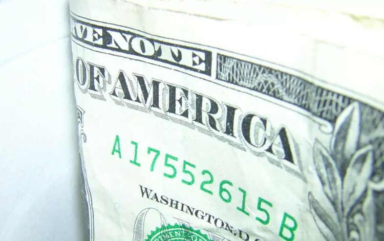 Los saltos electorales del dólar