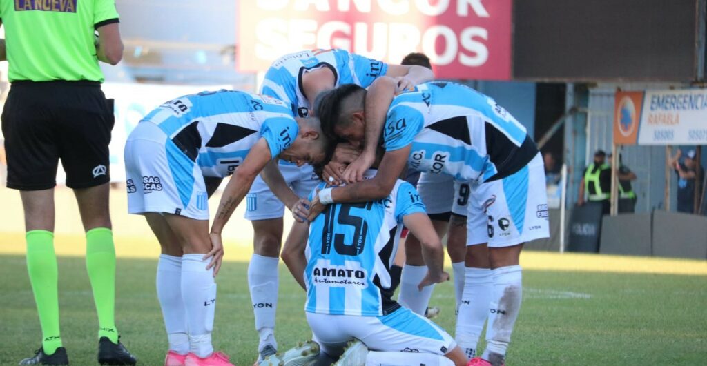 Racing se clasificó a la semifinal por el segundo ascenso