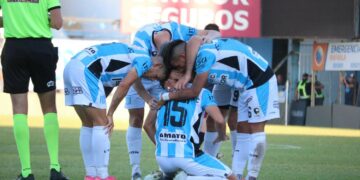 Racing se clasificó a la semifinal por el segundo ascenso
