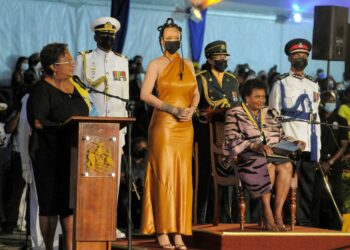 Rihanna fue declarada “heroína nacional” de Barbados