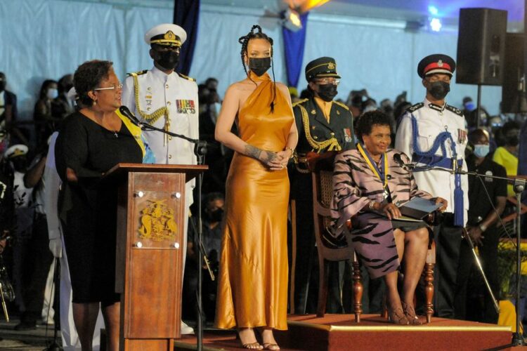 Rihanna fue declarada “heroína nacional” de Barbados