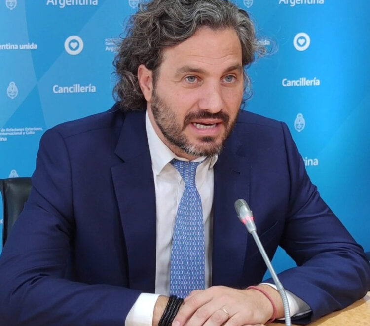 Cafiero pone paños fríos ante la Cancillería chilena tras los dichos de Bielsa