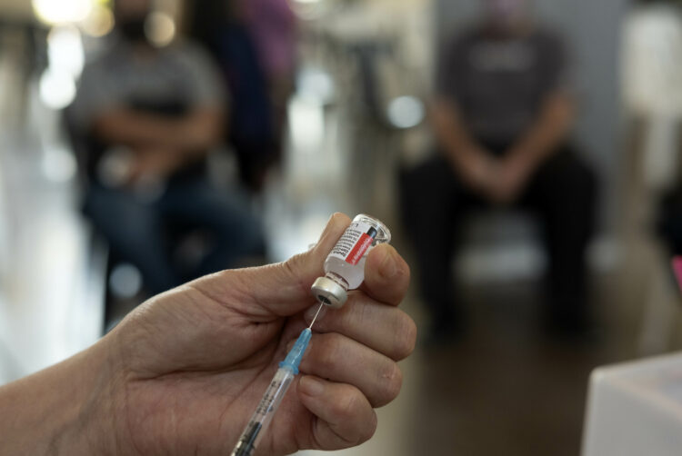 Tras el brote de Ómicron, suman cinco millones de dosis más a la campaña de vacunación