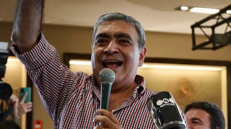 Tras ser electo este domingo, un senador de JxC en Tucumán renunció y ahora asumirá su esposa