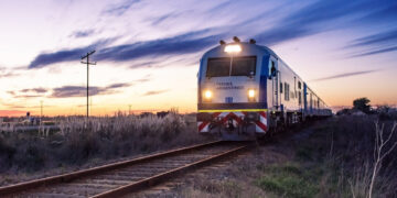 Viajar en tren: ¿Cuáles son los mejores destinos y precios para este verano?