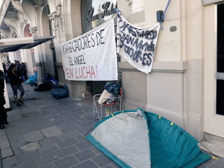Acampe en calle Buenos Aires / Foto: @JavierSassi