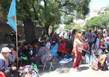 Tras las protestas, la Provincia recibió a agrupaciones sociales