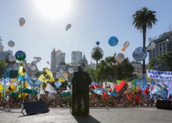 Fernández llamó a un diálogo plural en el Día de la Militancia