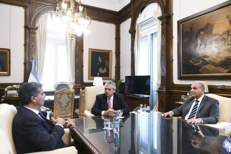El oficialismo avanza en la “institucionalización” del FdT