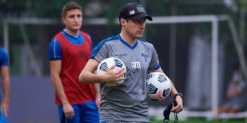 Dos partidos en cinco días para Talleres: las opciones de Alexander Medina