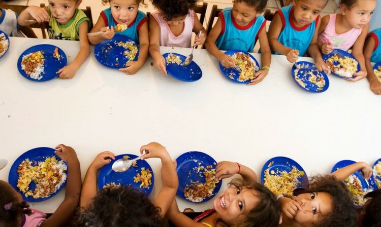 Alertan que el hambre subió un 30% en América Latina en 2020