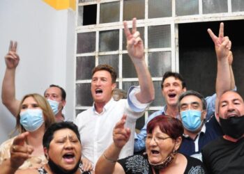 Aresca impulsa a Llaryora para la Gobernación