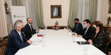 Fernández abre un tiempo de negociación con la oposición