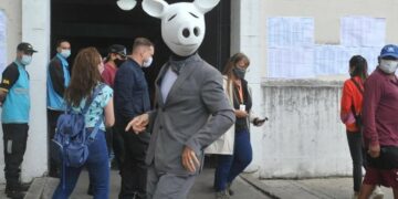 El furor de las elecciones en las redes vino de la mano de memes y disfraces