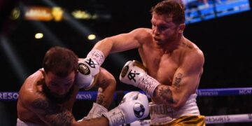 Canelo Álvarez venció a Plant