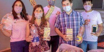 Se canjearán 10 envases de plástico por soportes ecológicos para celulares y notebooks