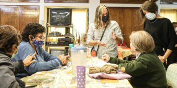 Tras un año y medio cerrados, reabren comedores de 13 centros de día