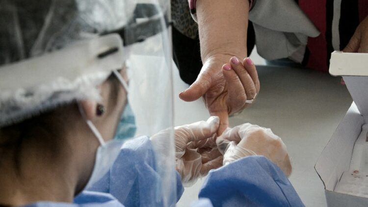 Alerta mundial por la aparición de "Florona", una combinación de Covid y gripe
