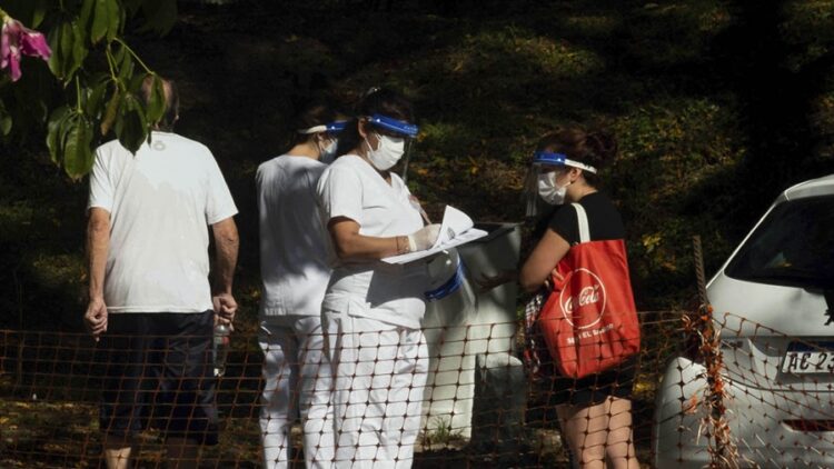 Reportaron 18 muertos y 1.417 nuevos contagios de coronavirus