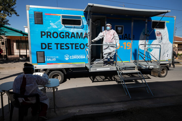 En Córdoba, viernes con 9.315 nuevos casos y dos muertes