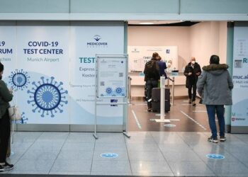 Crece el temor mundial ante la nueva variante “Ómicron”