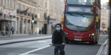 Tasas de infección como en la segunda ola en Inglaterra