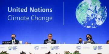 La cumbre COP26 cerró con un pobre compromiso climático