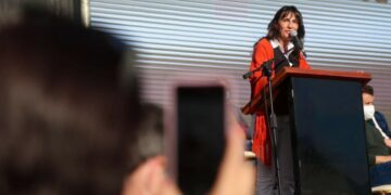 Sugestiva foto de Dellarossa junto a De la Sota