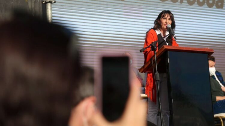 Sugestiva foto de Dellarossa junto a De la Sota